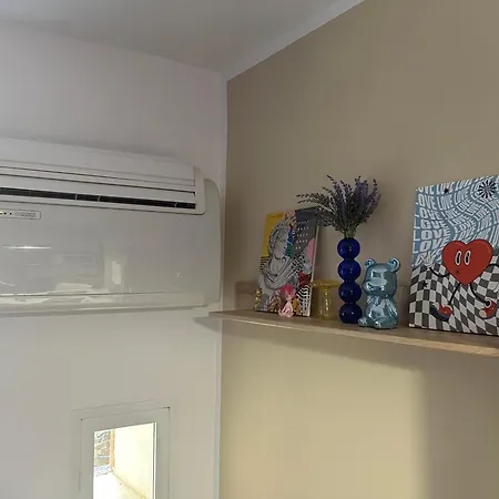 Apartment Feel - Vivid *